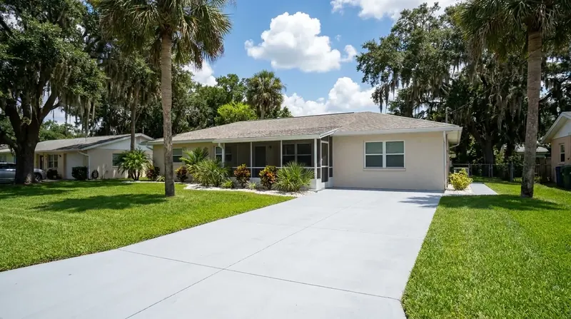 Before and after concrete driveway in Port Orange